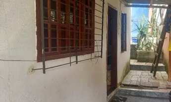 Imagem 6: Terreno grande com 3 casas