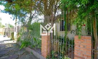 Imagem 2: Casa à Venda em Ipanema, Porto Alegre 2 Quartos, Varanda Gourmet, 2 Vagas