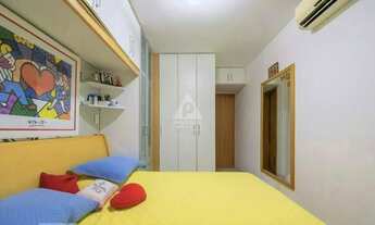 Imagem 2: Apartamento no Catete Reformado de 2 Quartos com Suíte e Varanda, vaga na escritura!