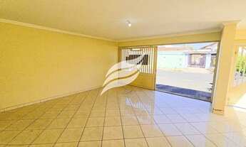 Imagem 2: Casa espaçosa à venda no bairro Planalto