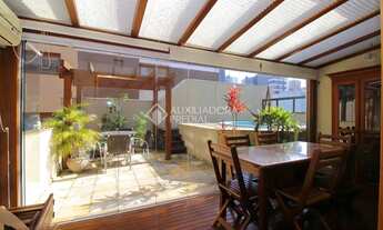 Imagem 4: Excelente cobertura localizada em uma das melhores regiões da cidade, próximo de praças e