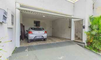 Imagem 2: Casa com 4 dormitórios sendo 2 suítes e 2 vagas de garagem no Bairro Nações em Balneário C