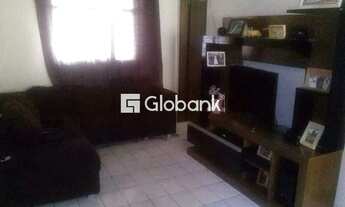 Imagem 3: Casa à venda em Alto Floresta, Montes Claros - 3 quartos, 100 m² úteis