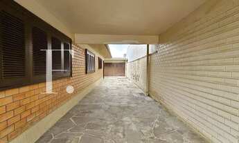 Imagem 5: Sobrado à Venda à Uma Quadra do Mar