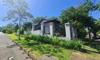 Imagem 6: Casa em lindo terreno alto ao nível da rua medindo 10 × 32 onde consta uma residência térr