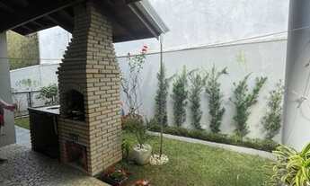 Imagem 4: Casa maravilhosa, com 3 dormitórios, sendo 3 suítes , uma master com banheira, sala ampla