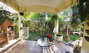 Imagem 3: Casa de condomínio para venda tem 186 metros quadrados com 4 quartos