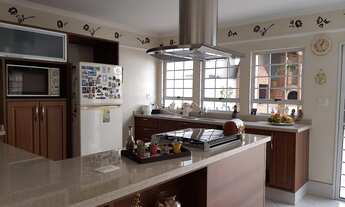 Imagem 4: Sobrado com 275m². 03 dormitórios / 01 suíte com banheira de hidromassagem, 02 closets, 4