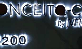 Imagem 2: Apartamento para aluguel com 47 metros quadrados com 2 quartos móveis planejados e blindex