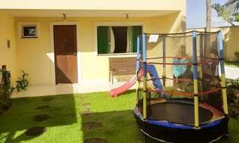 Imagem 1: Belíssima casa em condomínio para venda com130m2, 3 quartos 1 suíte e um banheiro entre os