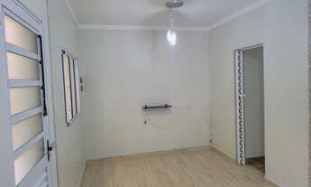 Imagem 3: Casa de 45m² na rua do metrô Vila Matilde com quintal nos fundos