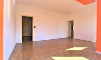 Imagem 4: Espetacular! Claro e espaçoso em edifício histórico!