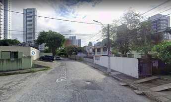 Imagem 3: Casa em Casa Forte com 5 quartos sendo 3 suítes com 330m² de terreno por R$ 950MIL