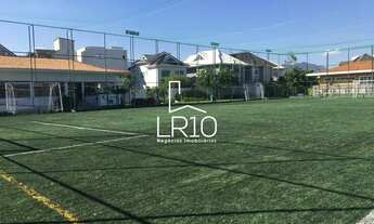 Imagem 3: Casa de condomínio para venda tem 370 metros quadrados com 4 quartos