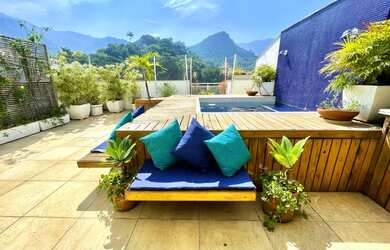 Imagem 2: Cobertura toda reformada, terraço com piscina na Gávea!