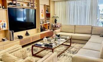 Imagem 4: Oportunidade á venda Casa de alto padrão totalmente reformada 4 suítes 361m2