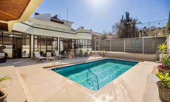 Imagem 4: CASA À VENDA COM 5 SUÍTES NO JARDIM SCHAFFER EM CURITIBA