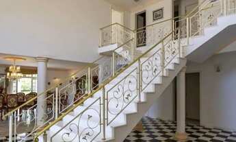 Imagem 5: Imóvel de Alto Padrão com 10 Suítes, Lazer Completo e Natureza Preservada