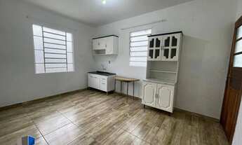 Imagem 3: Terreno amplo com 690m², com duas casas construídas para moradia ou investyirdores!!