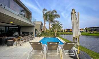 Imagem: Casa beira lago mobiliada e decorada com