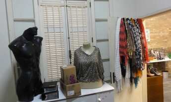 Imagem 7: Casa assobradada próximo do metrô, podendo ser residencial ou comercial sendo que o iptu j