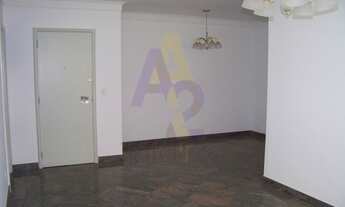 Imagem 2: Apartamento reformado com suíte com varanda. Em excelente localização no Jardim América