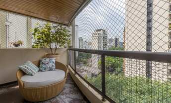 Imagem 4: Apartamento reformado em andar alto