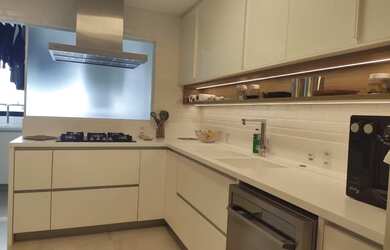 Imagem 7: Apartamento totalmente e recém reformado no 16º andar, ar condicionado em todo o apartamen