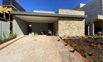 Imagem 2: Casa de condomínio térrea com 187 metros na Vila do Golf