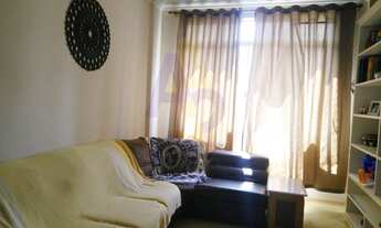 Imagem 2: Imóvel em muito bom estado com cômodos espaçosos e janelões. Bem localizado próximo à Av