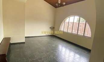 Imagem 7: Casa de Alto Padrão com 4 dormitórios à venda no Centro de Ribeirão Pires-SP