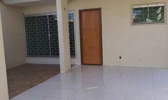 Imagem 2: Sobrado para venda possui 114 metros quadrados com 3 quartos em Plano Diretor Sul - Palmas