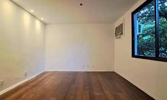 Imagem 7: Apartamento para venda com 161 metros quadrados com 4 quartos em Lagoa - Rio de Janeiro