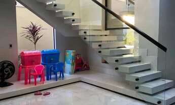 Imagem 2: Casa de Luxo à Venda no Jardim Imperial - Sobrado de Alto Padrão no Condomínio Belvedere I