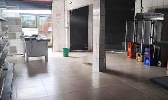 Imagem 4: Salão Comercial em Rua Movimentada