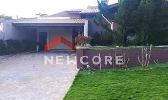 Imagem: Casa de condomínio em Rua Lírio Amarelo