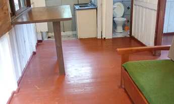 Imagem 5: ALUGUEL - RIO TAVARES - CASA SEM PÁTIO - ENCONSTA - DOIS LANCES DE ESCADA