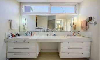 Imagem 2: Imóvel para venda com 450 metros quadrados com 3 quartos em Cavalhada - Porto Alegre - RS