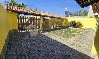 Imagem 2: Casa à venda em Caraguatatuba, Jardim Britânia, com 3 quartos, 216m²