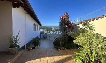 Imagem 4: Casa a venda com 6 quartos, 4 banheiros e 4 vagas no bairro Alípio de Melo