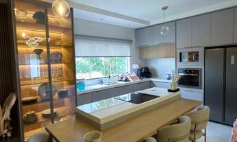 Imagem 4: Casa nova alto padrão com planejados