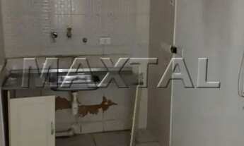 Imagem 6: Sobrado em Santana, muito próximo à Av. Braz Leme, precisando de reforma e com vaga