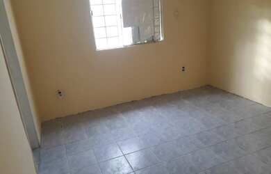 Imagem 6: Aluga-se casa com três quartos