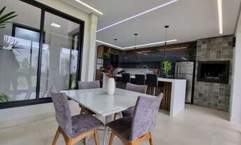 Imagem 5: Sobrado para venda com 189 metros quadrados com 4 quartos em Centro - Cascavel - PR