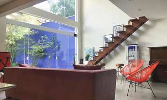 Imagem 3: Casa modernista alto padrão, 550m2 com jardim, 3 quartos, 2 vagas, piscina aquecida