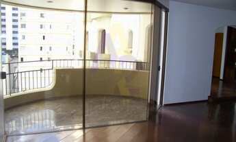 Imagem 3: Apartamento de 4 dormitórios e 2 suítes com varanda com 3 vagas de garagem em prédio com l