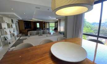 Imagem 2: Apartamento com 265 m² de área útil, 4 vagas de garagem, amplo living, 4 dormitórios sendo