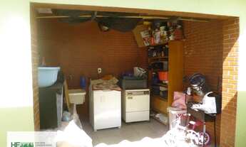 Imagem 4: Casa térrea com ótima frente