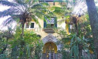 Imagem 2: Casa com 4 Quartos à Venda, 450 m² por R$ 5.600.000