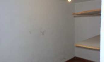 Imagem 3: Excelente casa ampla um grande estacionamento contendo vagas cobertas e descobertas!